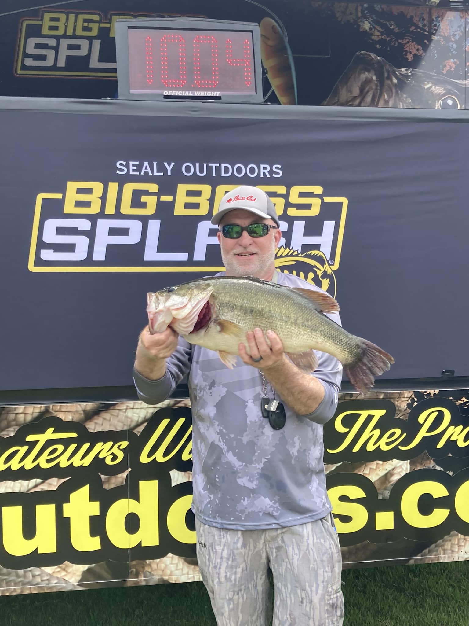 Ray Albritton caught a 10.04 to WIN the Big Bass Splash!!!!! Sealy